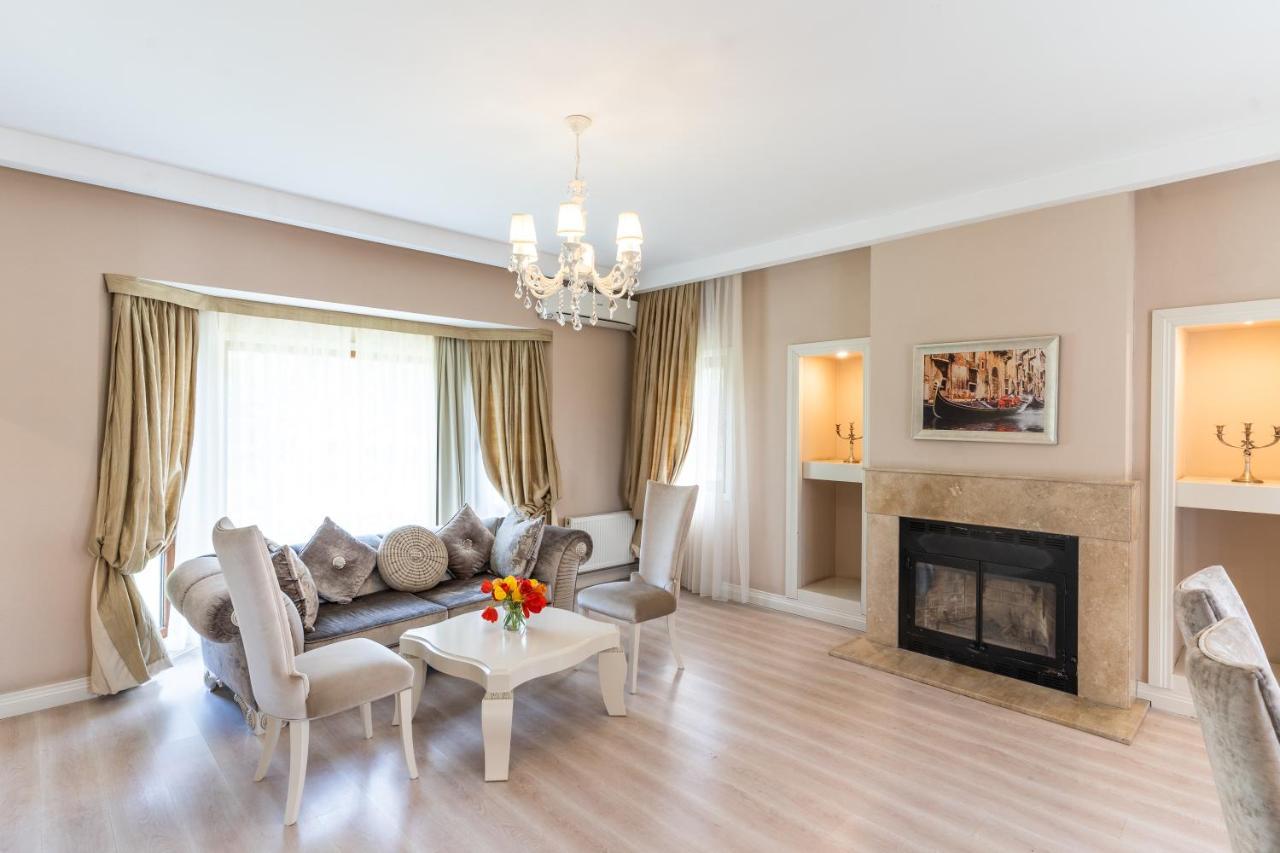 Qafqaz Riverside Hotel Gabala Buitenkant foto A living room in a house